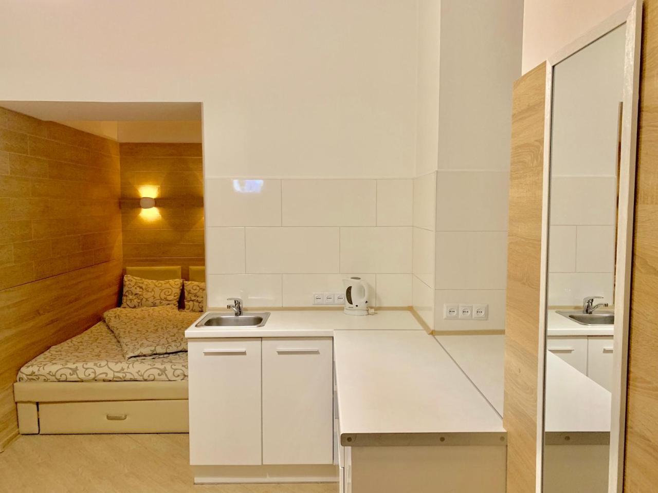 Невелика Smart Квартира В Центрі Для Пари Lviv Exterior foto