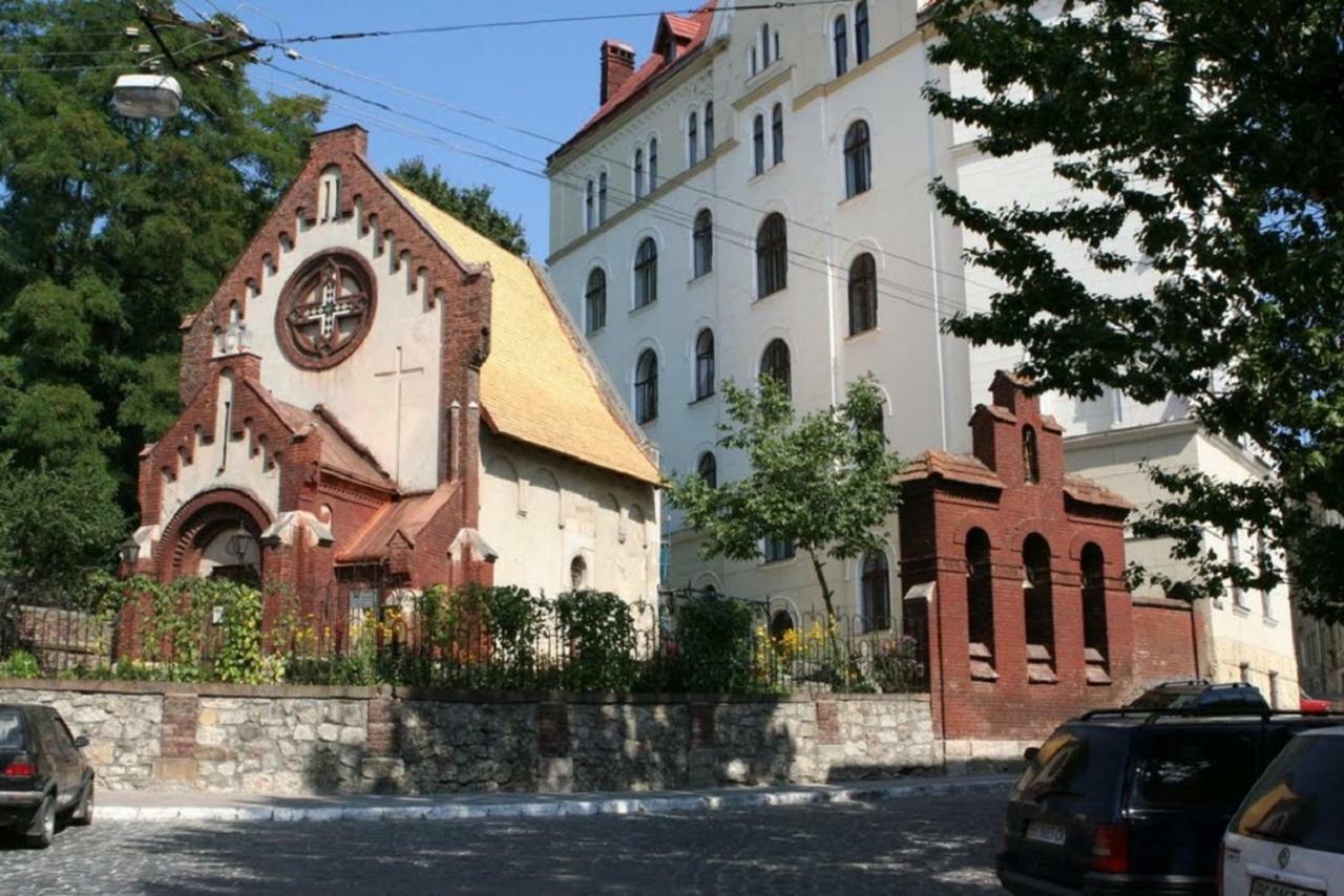 Невелика Smart Квартира В Центрі Для Пари Lviv Exterior foto